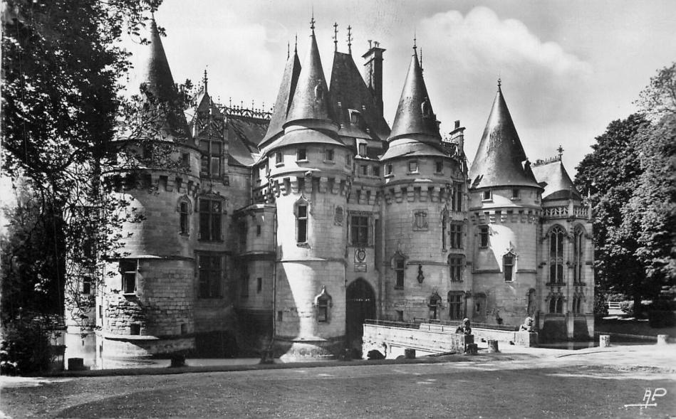 Vigny chateau entree facade nord